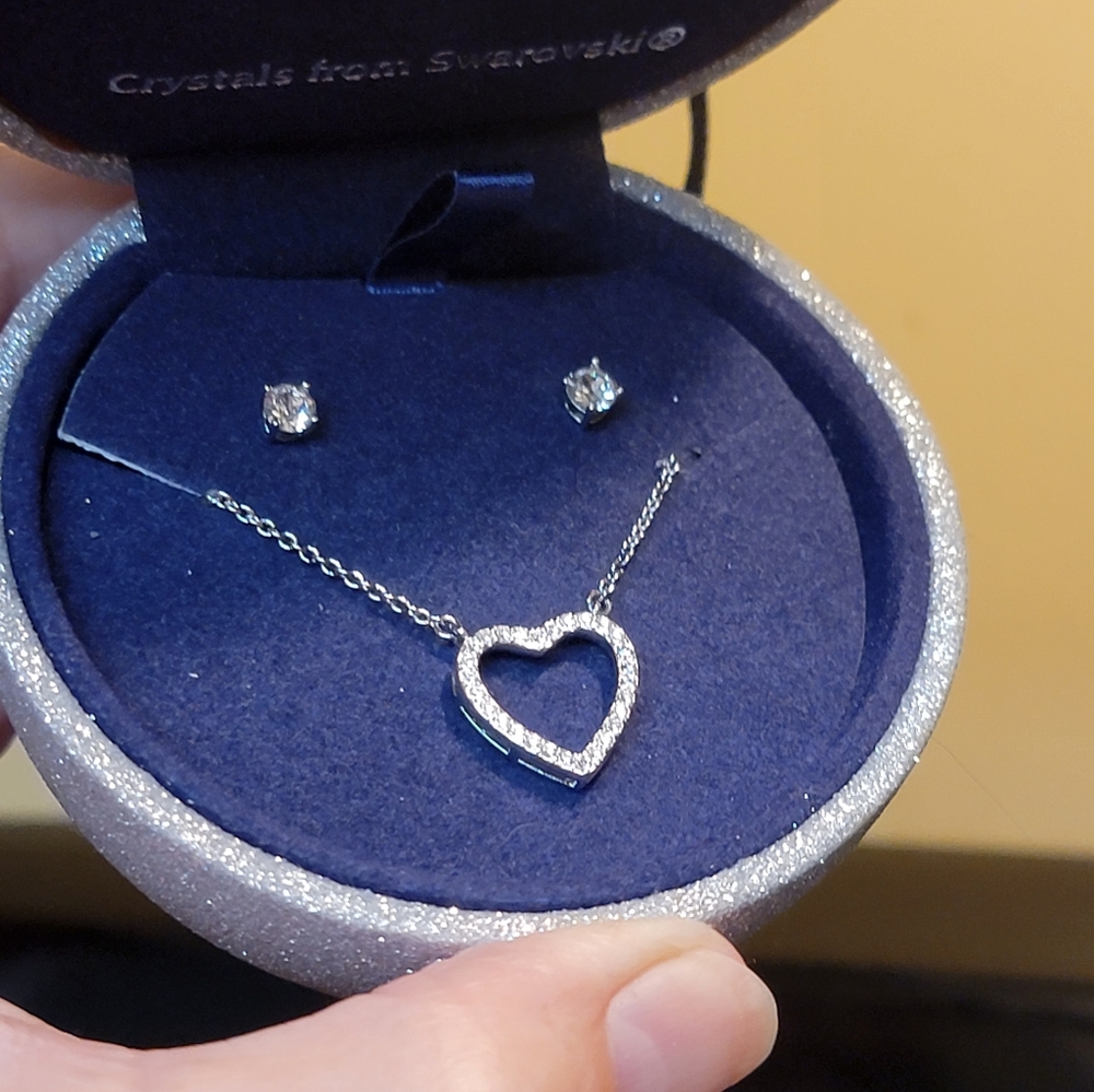 Brilliance Crystals from Swarovski Heart pendant on a 16" chain with earrings.